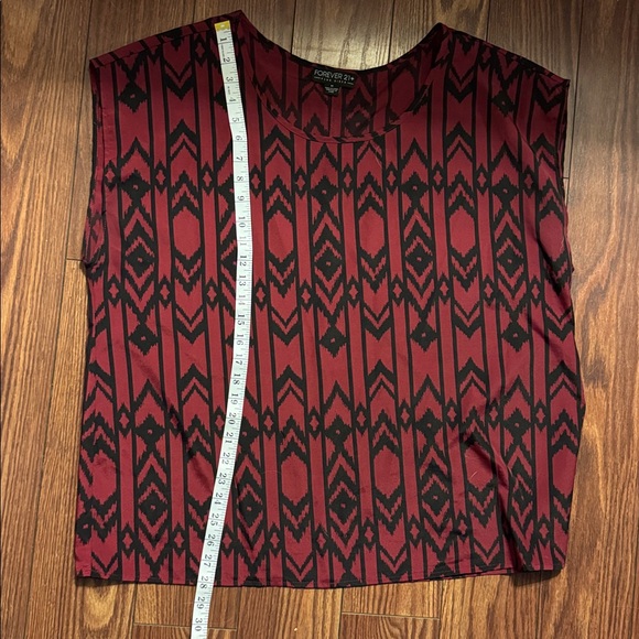 Geometric Patterned Deep Red Top - Picture 5 of 5